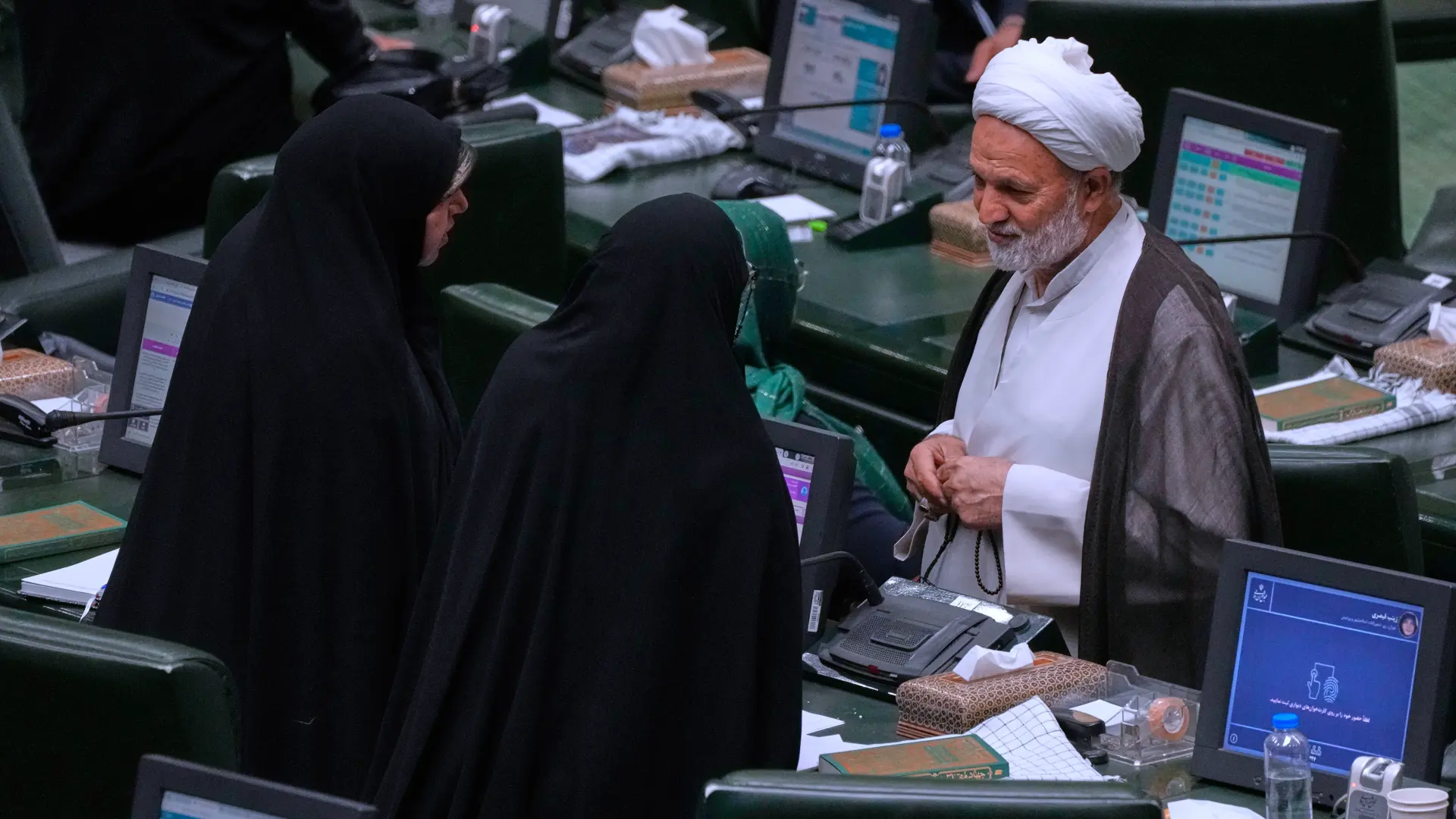parlament iran AP PhotoVahid Salemi) tanjug-68da4275eda90.webp