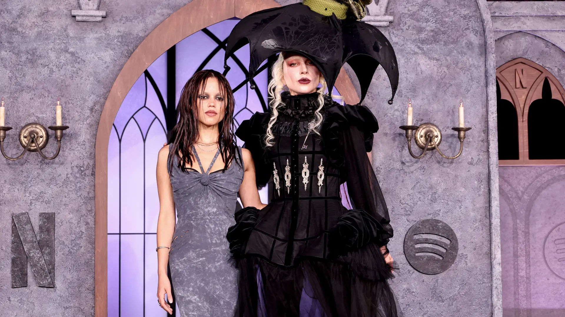 profimedia-1032204689 lejdi gaga lady gaga džena ortega wednesday sreda serija-68b7d9693cb45.webp