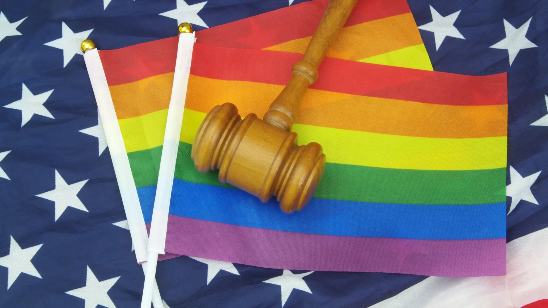 shutterstock, transrodne osobe, gej osobe, LGBT zastava, Američka zastava, SAD zastava-68cd907f003ee.webp