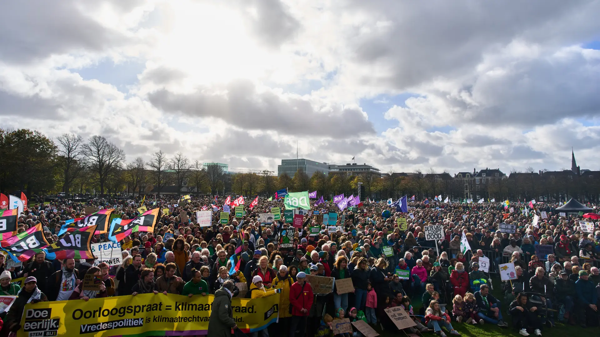 AP, protesti u Hagu zbog klimatskih promena-68fe6cb6640b4.webp