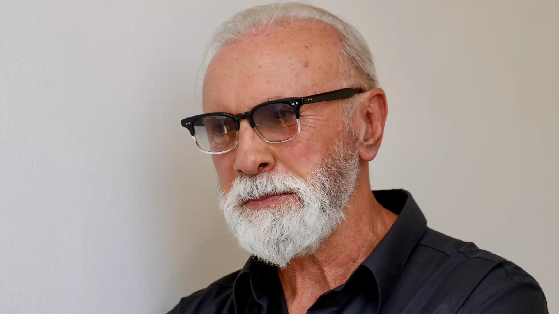 Armin DurgutPIXSELL dino merlin-68e51fcf6c8dc.webp