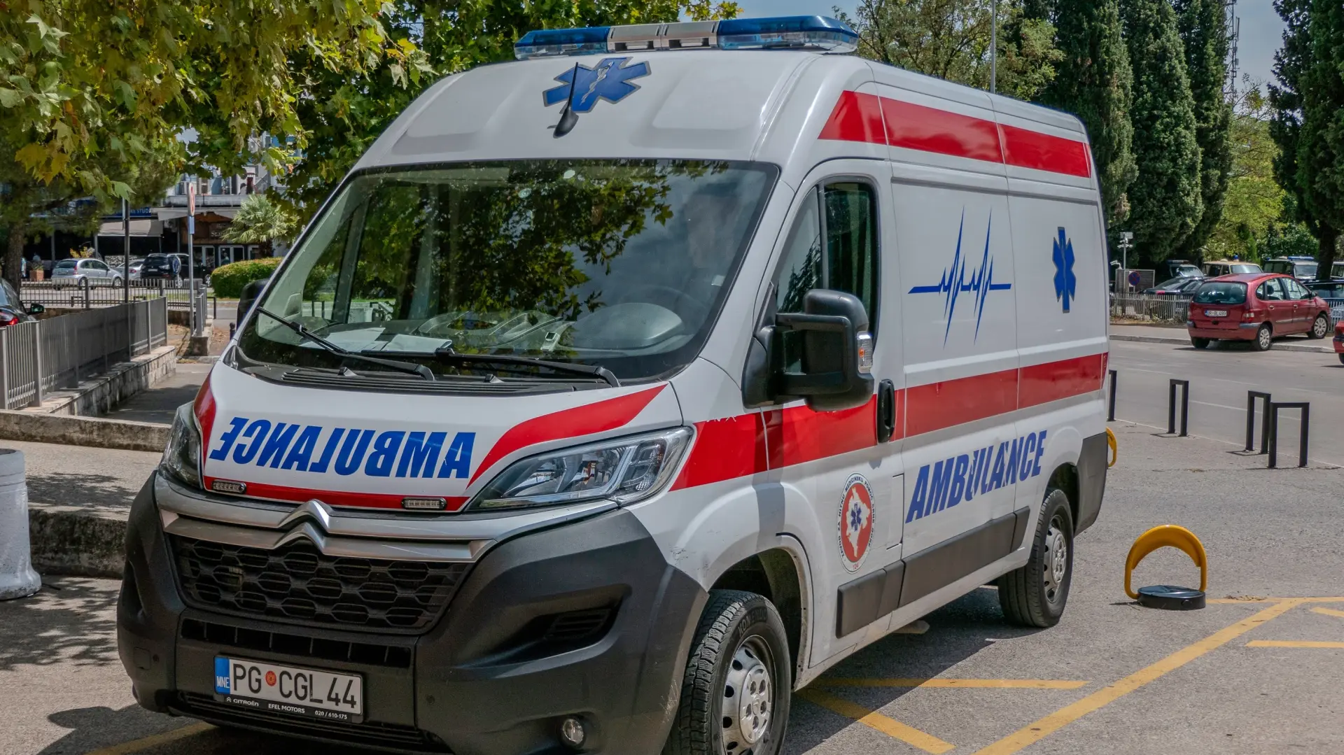 crnogorska hitna pomoć crna gora podgorica shutterstock-68ea0f1147c15.webp