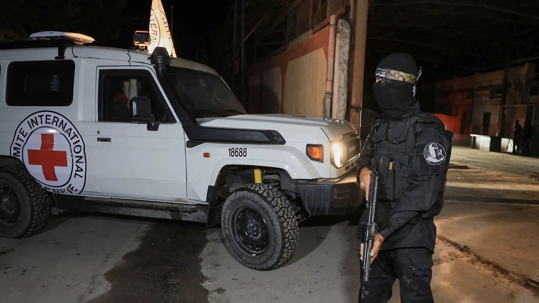 hamas, crveni krst, predaja tela talaca, taoci - 7 okt 2025 - REUTERS-68f330286771b.webp