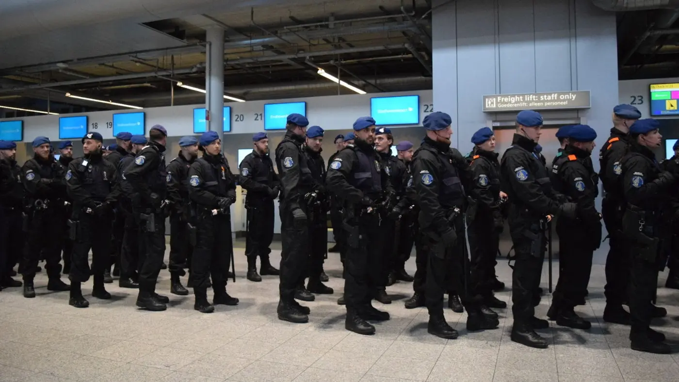 holandska policija u holandiji, ajndhoven, ajndhovenska policija - mart 2025 - profimedia-0859031779-68f75dae86486.webp