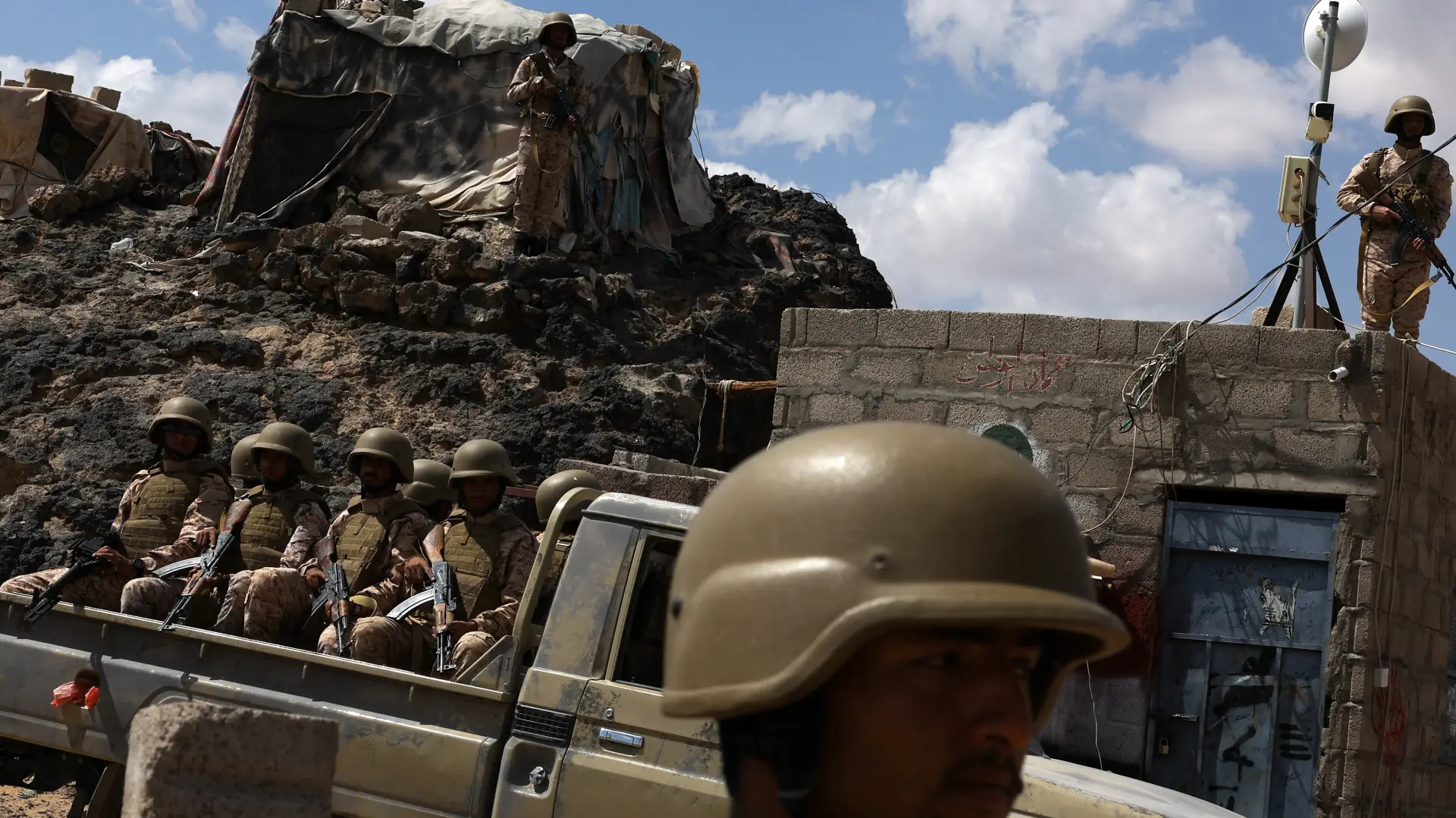 huti jemenski vojnici reuters-68f92f8d53267.webp