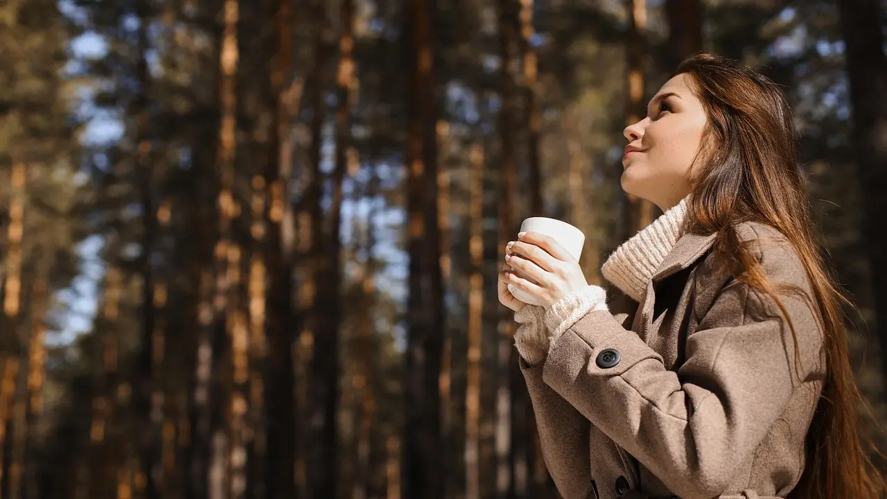 kaput, bež kaput, jesen, zima, pixabay-69011c2aad6c4.webp