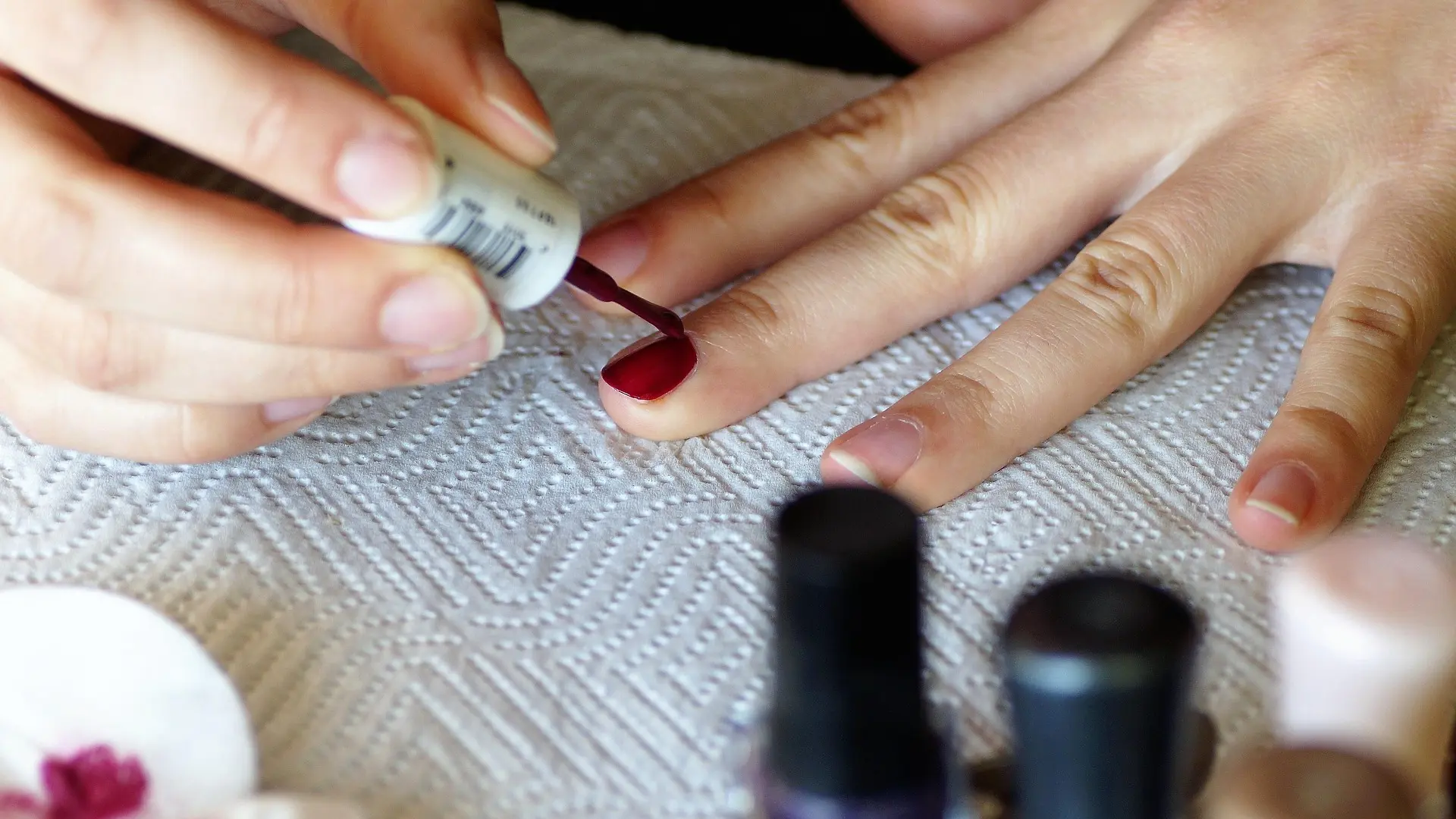 lakiranje noktiju lak za nokte nokti manikir pixabay-68e77cfd3e364.webp