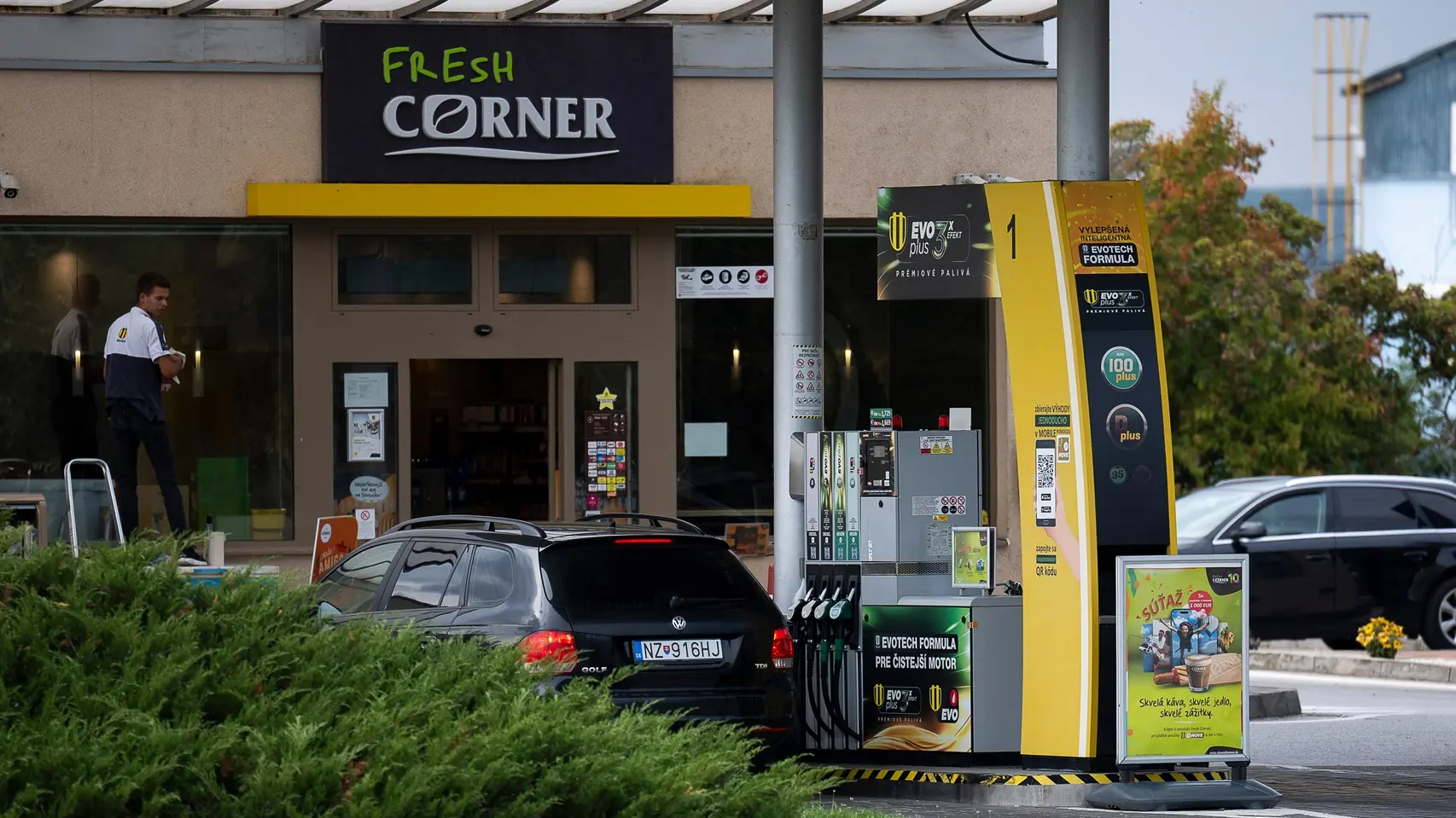 mol benzinska pumpa, fresh corner - sept 2025 - Tanjug AP Photo Denes Erdos (2)-68ed2e01e3433.webp