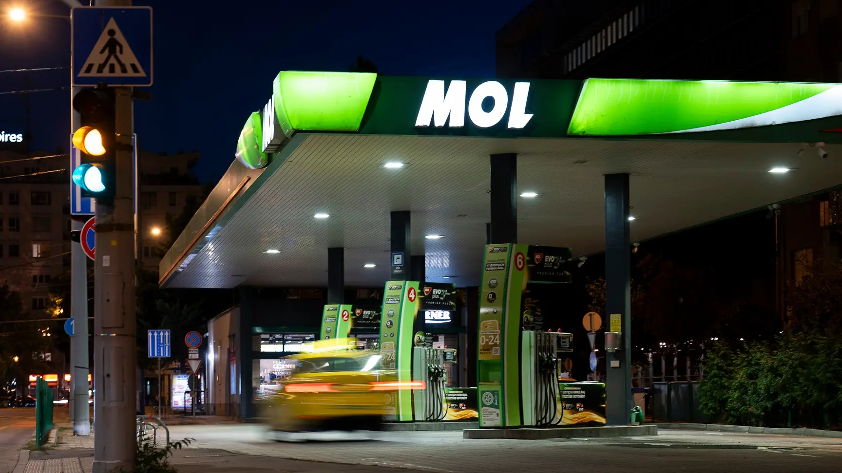 mol benzinska pumpa, sept 2025 - Tanjug AP Photo Denes Erdos (1)-68ed2e0e82c70.webp