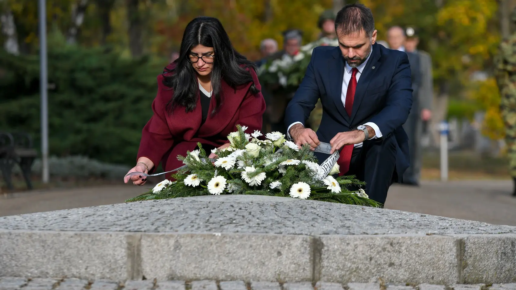 polaganje venaca dan oslobođenja novog sada, DINA VUČINIĆ, ŽARKO MIĆIN, 23 okt 2025 - TANJUG NENAD MIHAJLOVIĆ 1-68f9e91f5a7d4.webp