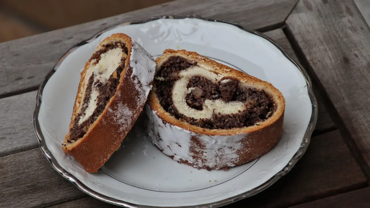 štrudla sa makom, mak, štrudla, desert, pixabay-68f2323062c40.webp