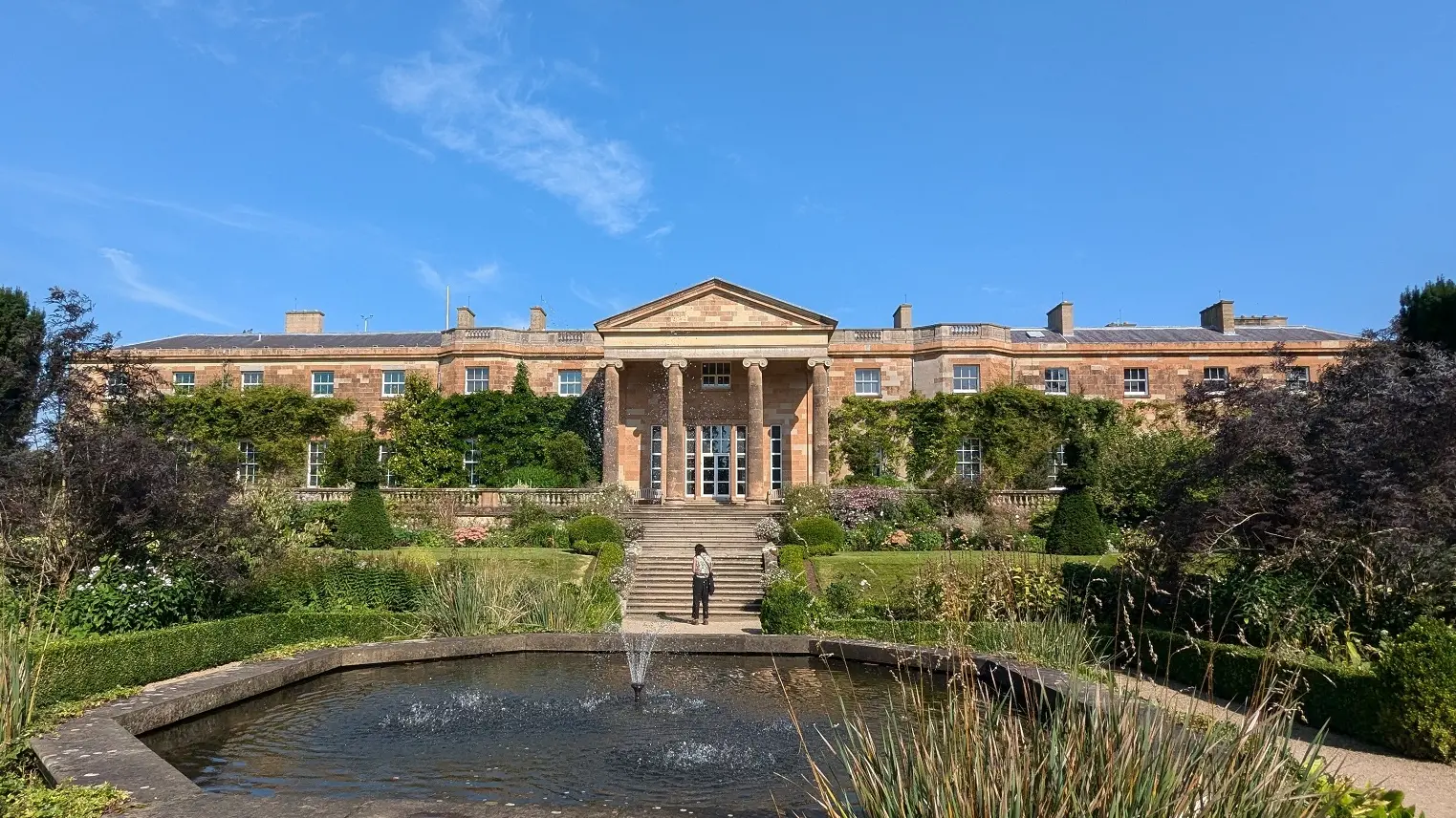 zamak hilsboro u severnoj irskoj, severna irska - shutterstock_2594869847-68e772c756141.webp