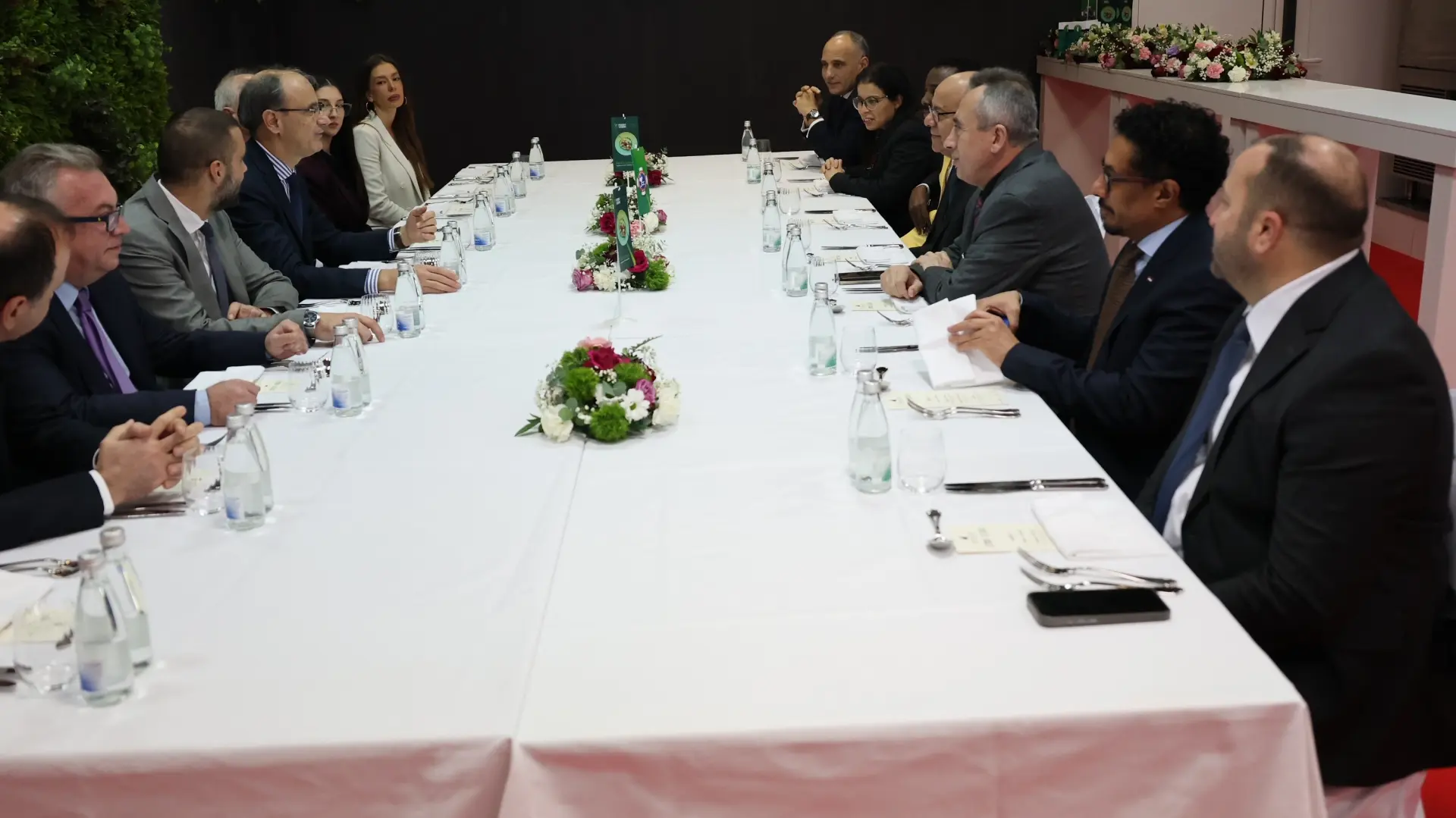 đuro macut sa ambasadorima arapskih zemalja,, 23 nov 2025 - TANJUG VLADA REPUBLIKE SRBIJE-69232507976f1.webp