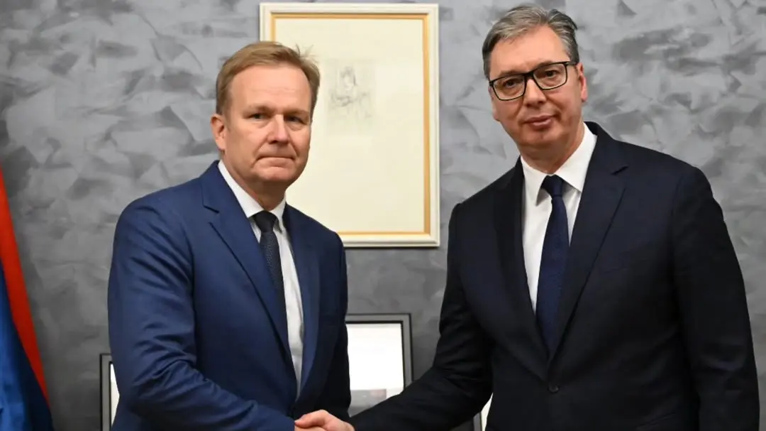 Aleksandar Vučić, Peter Sorensen-690a5bcae3026.webp