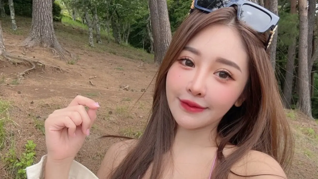 Faceboook printscreen, Iris Hsieh onlyfans  2-690c62775fcab.webp