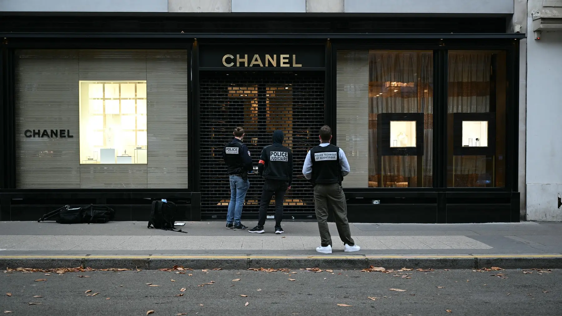 Francuska Pariz policija Avenija Montenj profimedia-1052574272-691890cd2e1db.webp