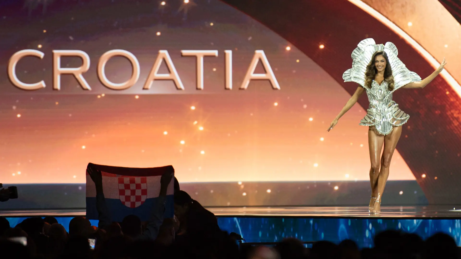 Teera NoisakranPIXSELL Laura Gnjatović hrvatska mis univerzuma miss universe 3-691edc5de1f73.webp