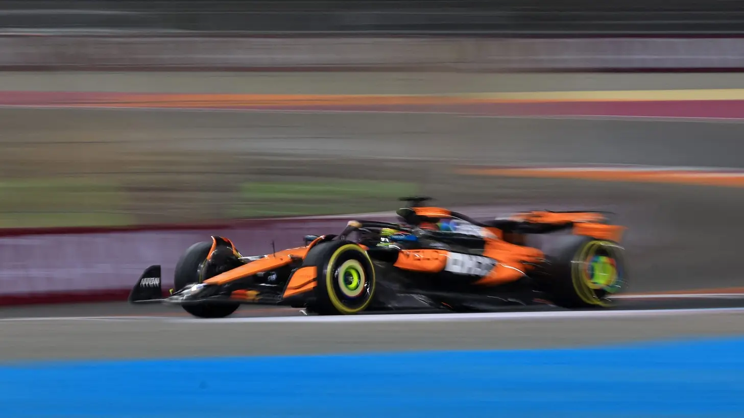 oskar pjastri, 29 nov 2025 - REUTERS-692b0705cd198.webp