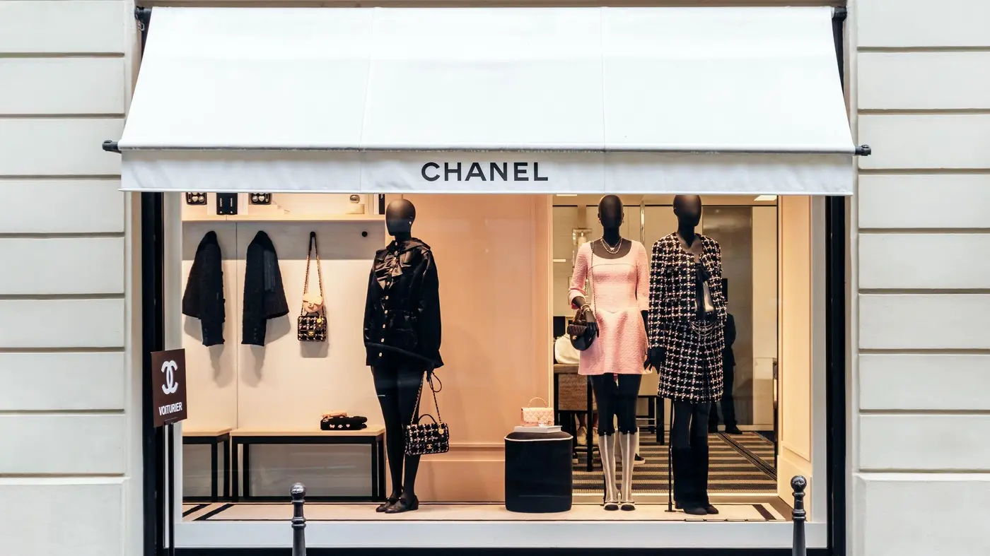 profimedia, Šanel, Chanel, moda, prodavnica, garderova, izlog, odeća-6929df430b126.webp