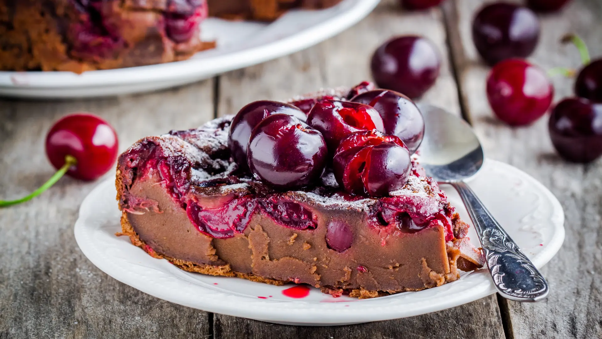 shutterstock_295157777 kolač torta sa višnjama-690b60114c82b.webp