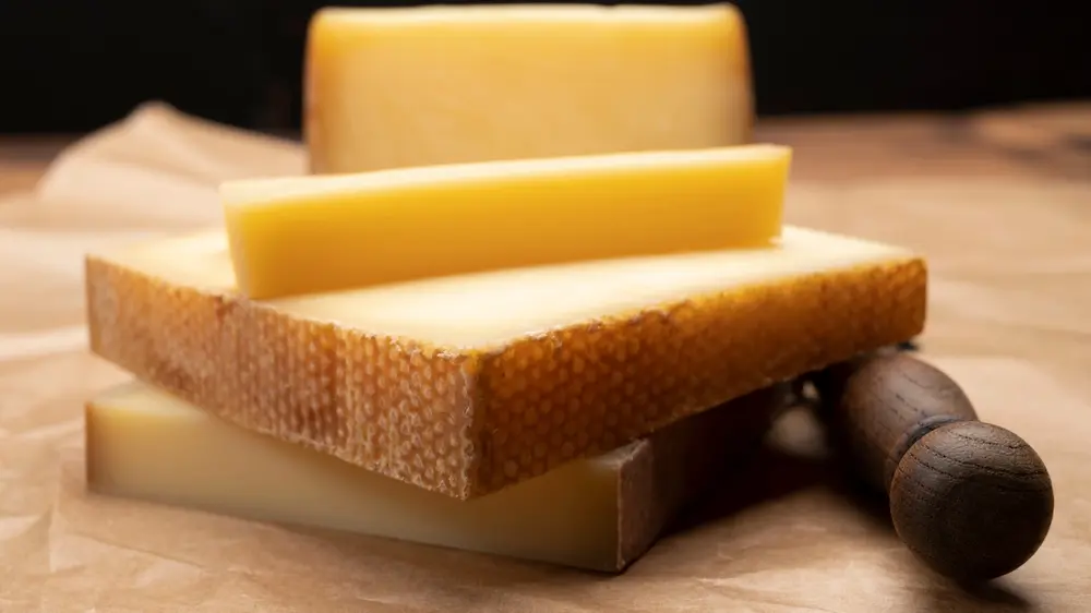 sir Grijer, švajcarski sir, shutterstock-69184af9a44fa.webp