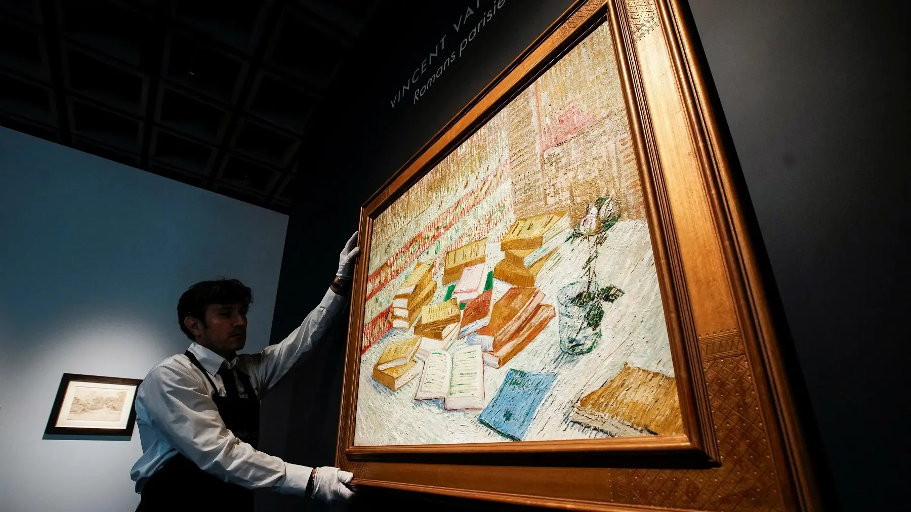 slika Gomila pariskih romana i ruže u čaši vinsenta van goga, vinsent van gog, 7 nov 2025 - REUTERS-69205bcd1e32b.webp