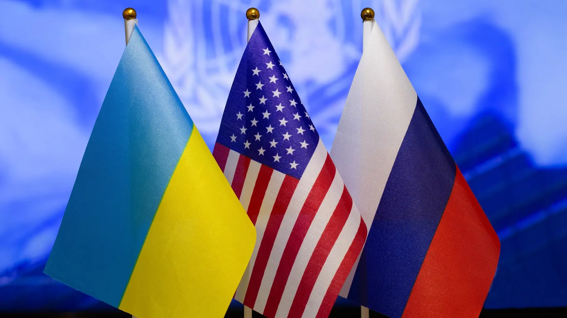 ukrajina, sjedinjene američke države, rusija, sad, američki mirovni predlog za ukrajinu, zastava zastave ukrajine, sad, rusije - shutterstock_2364861985-6926fe8a6055f.webp