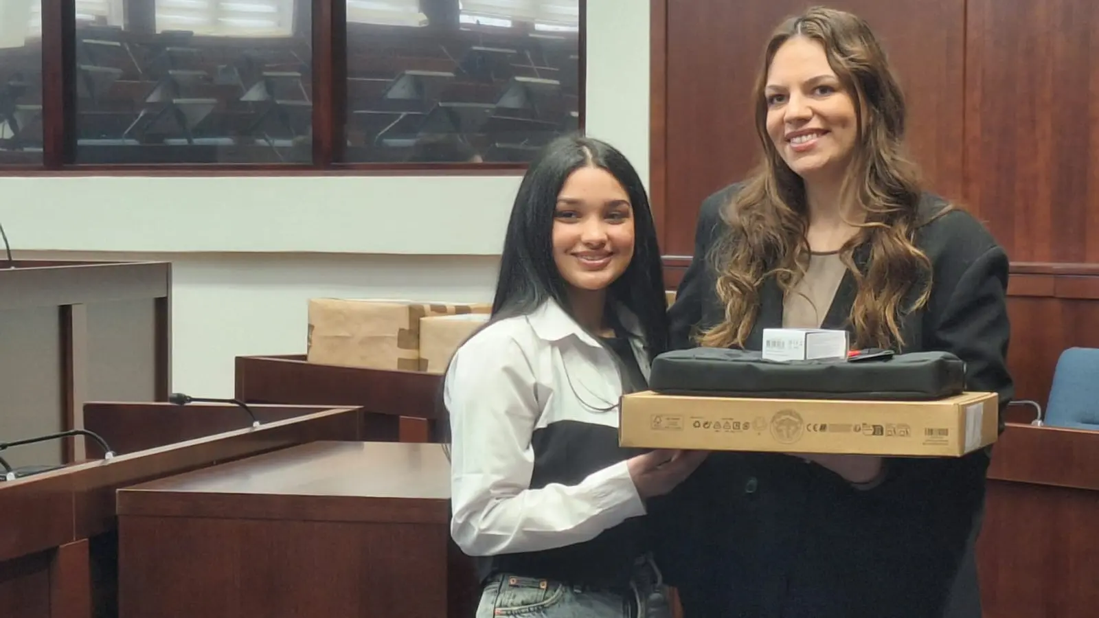 čačak, podela laptova đacima romske nacionalnosti, 30 dec 2025 - TANJUG BRANKO LUKIĆ (1)-6953f1687b527.webp