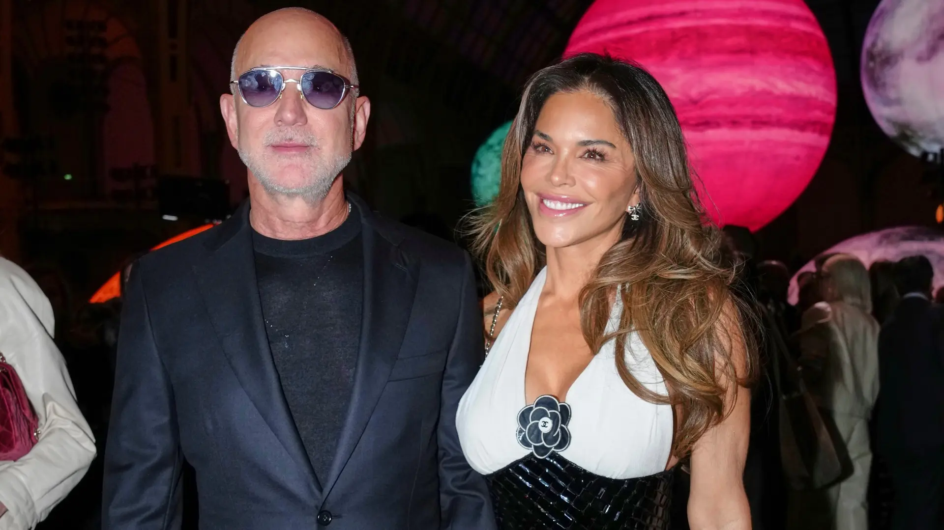 AP PhotoAurelien Morissard džef bezos loren sančez-692fefb08148d.webp