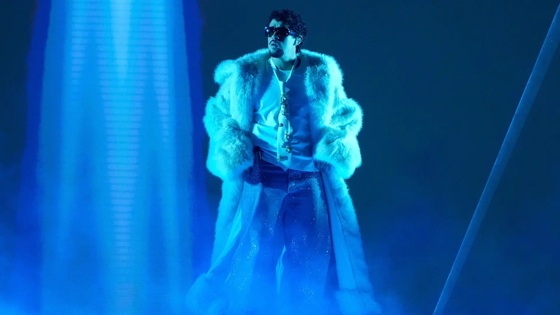 AP PhotoChris Pizzello) bed bani bad bunny-693bd6f51253f.webp