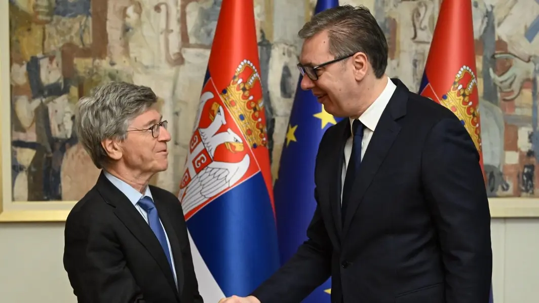 Aleksandar Vučić i Džefri Saks-6943cb1233140.webp