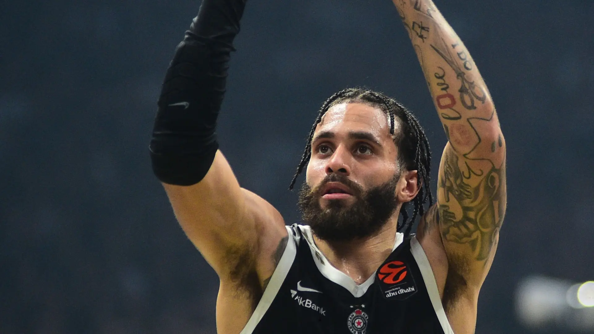 Dvejn Vašington-6945b0eb8fbca.webp