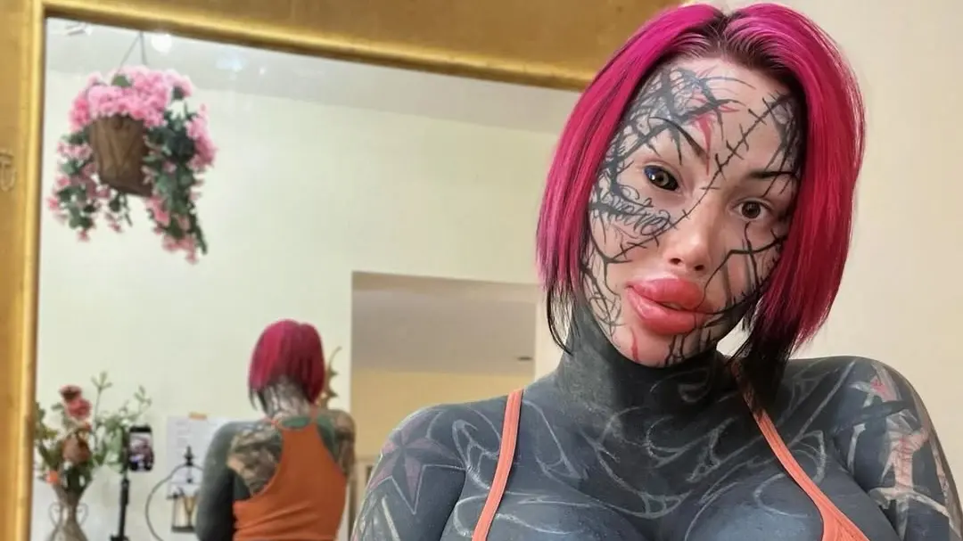 Instagrma printscreen, 1800leavemaryalone kraljica plastičnih operacija-693befce37983.webp