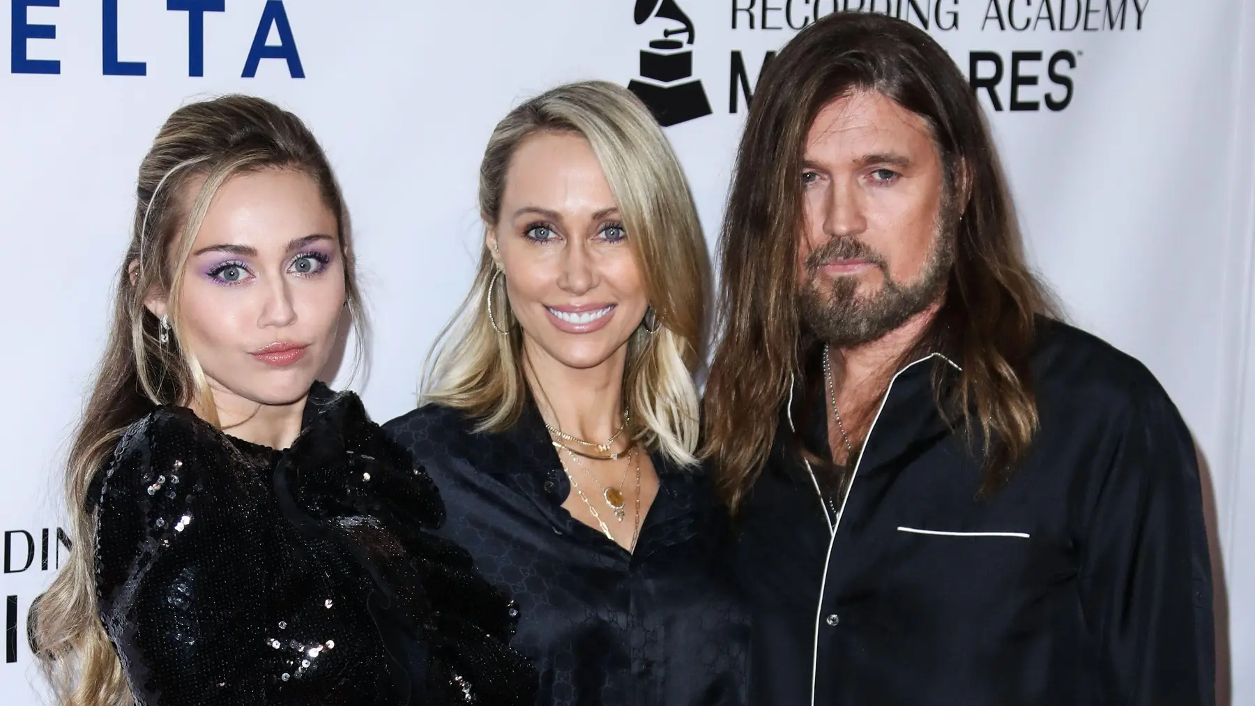 Majli Sajrus, Bili Rej Sajrus-693eb62608969.webp