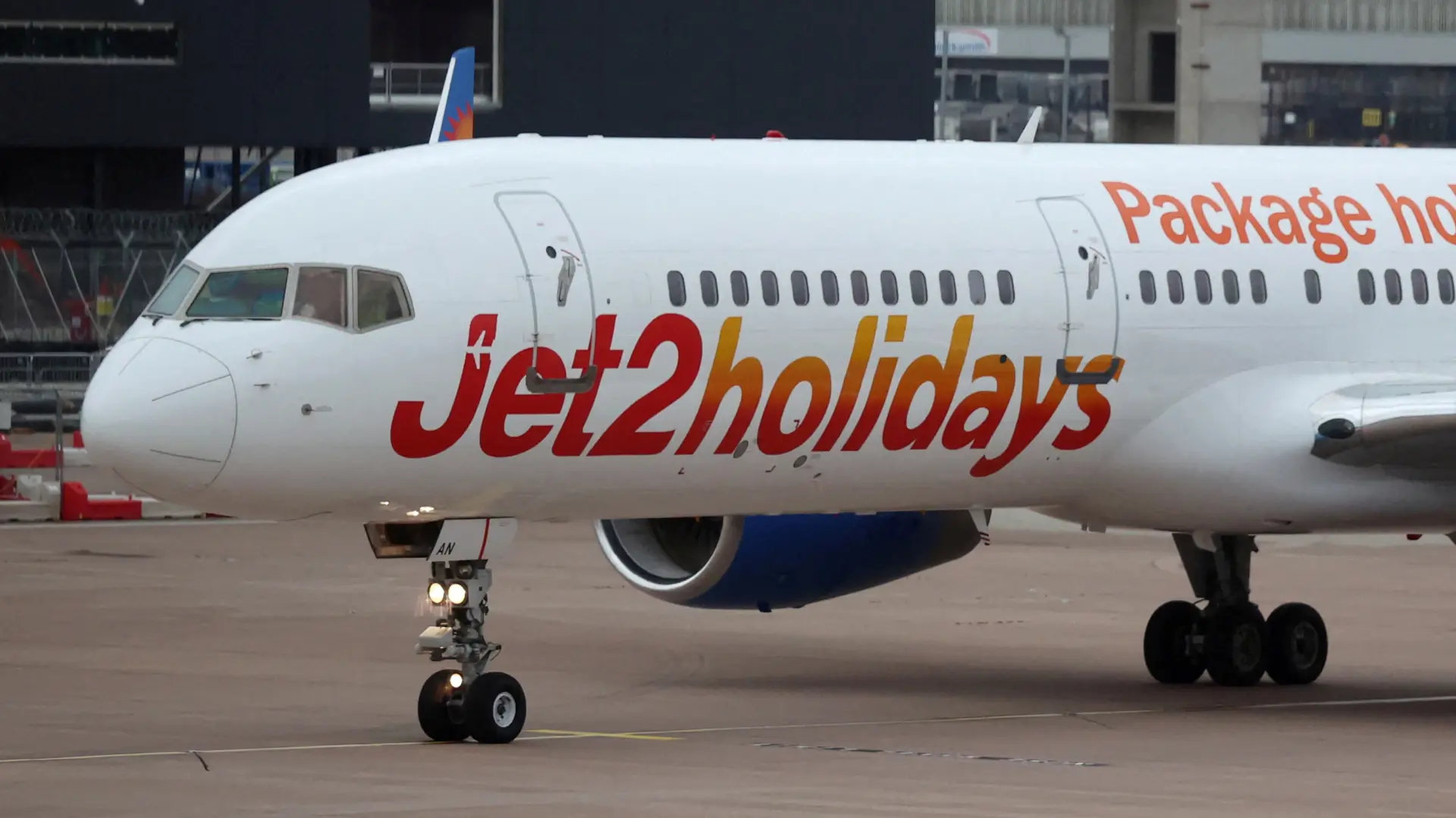 REUTERS, avio komapnija Jet2, avion-6942df225a884.webp