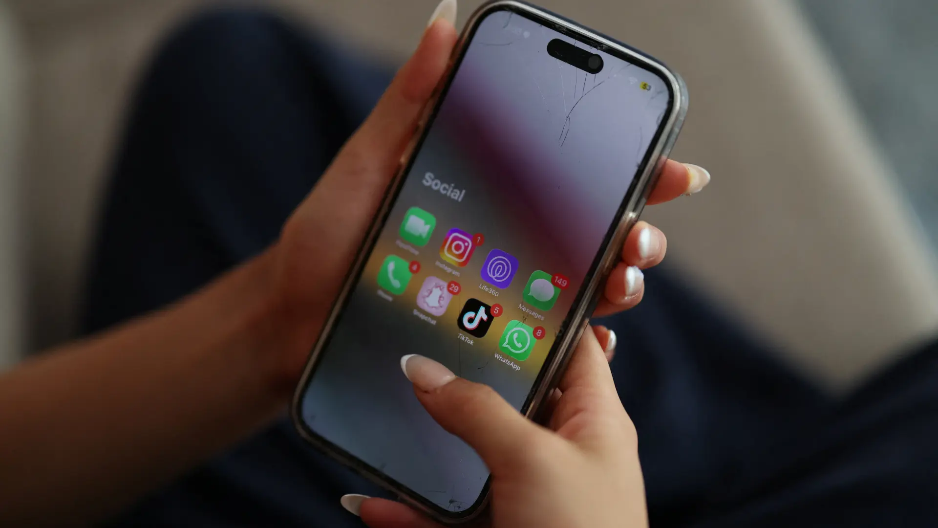 REUTERS, društvene mreže, zabrana društvenih mreža, insagram, tiktok, aplikacije, telefon-69411f68505c4.webp