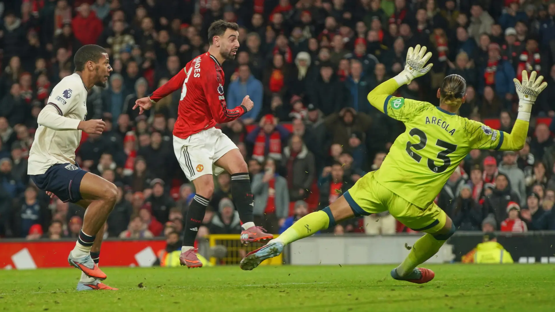 Tan2025-12-0422572341_7 mancester junajted vest hem AP PhotoIan Hodgson-693281b9d5345.webp