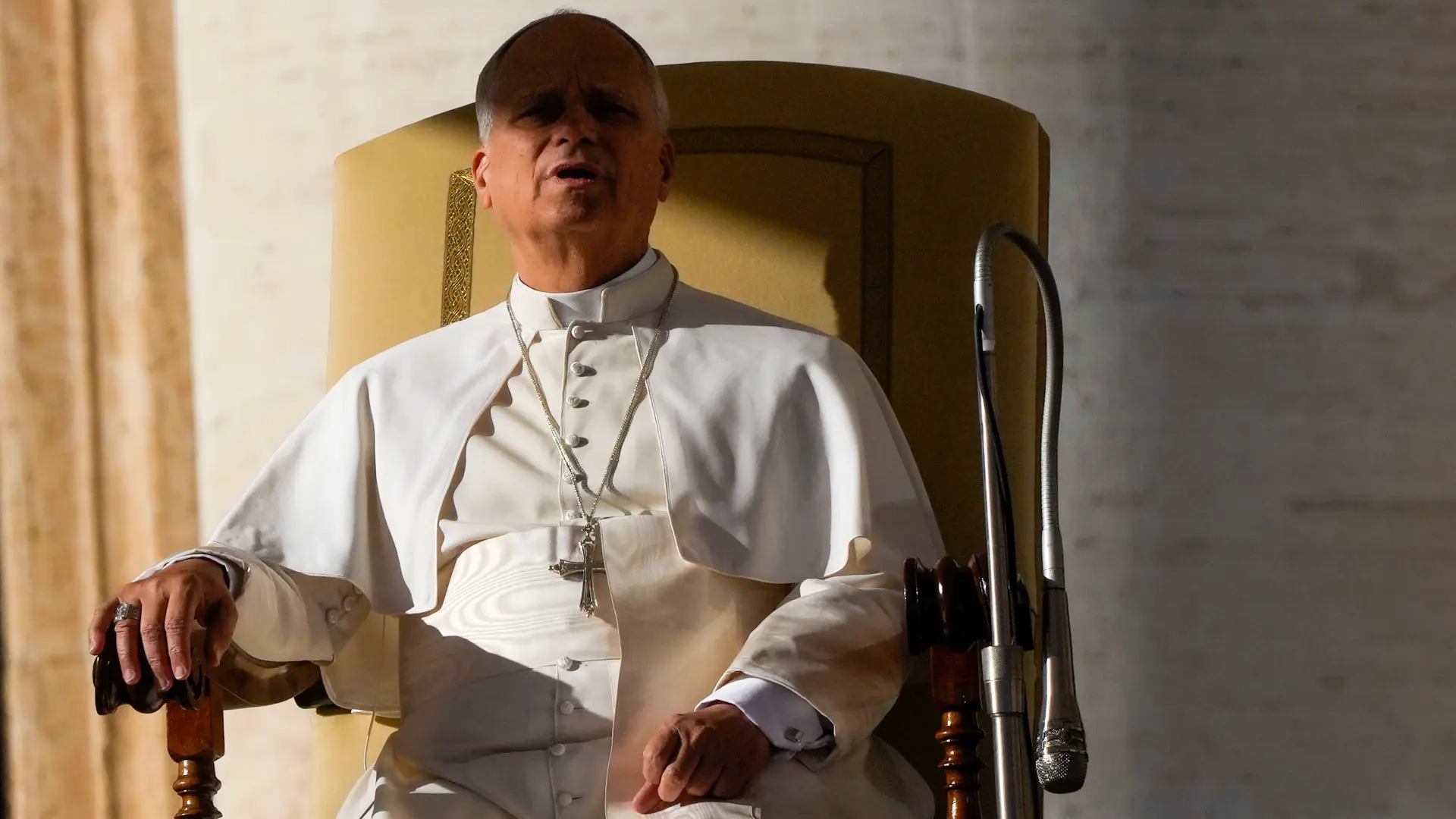 Tan2025-12-0610451635_5 papa lav xiv AP PhotoGregorio Borgia-6934246231028.webp