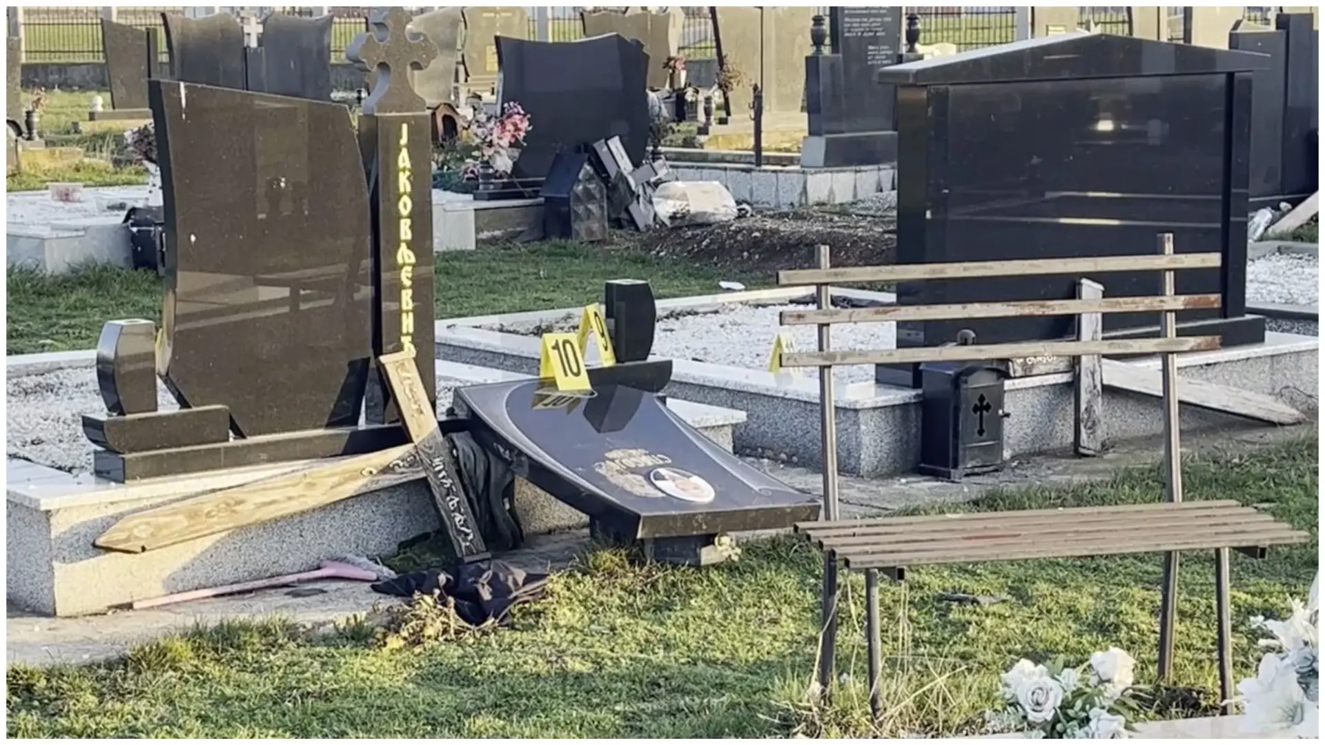 Tanjug, rušenje nadgrobnih spomenika kod Obilića, Kosovo-693dbfb4a00bd.webp