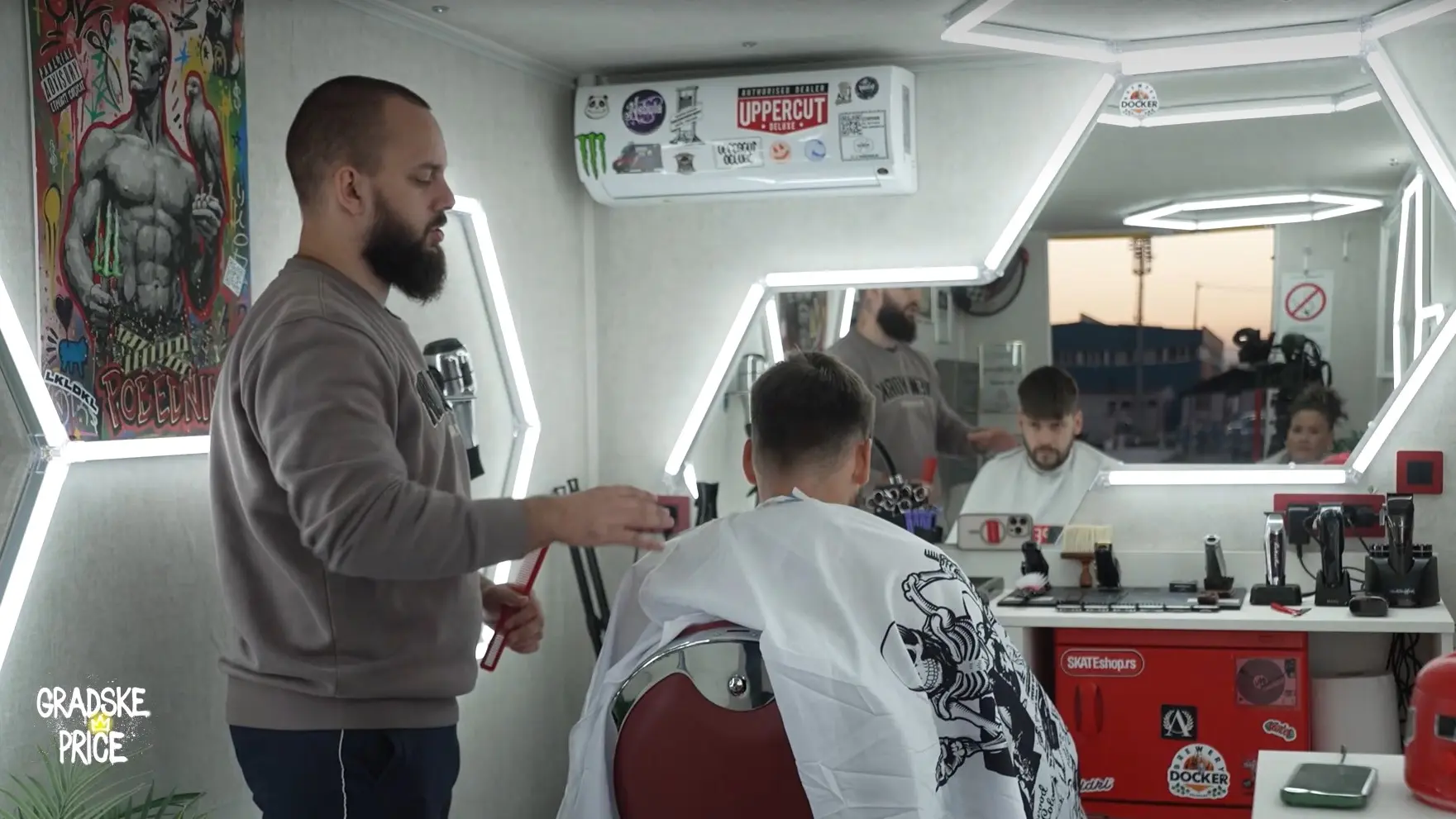 barber bus -694408f9afa29.webp