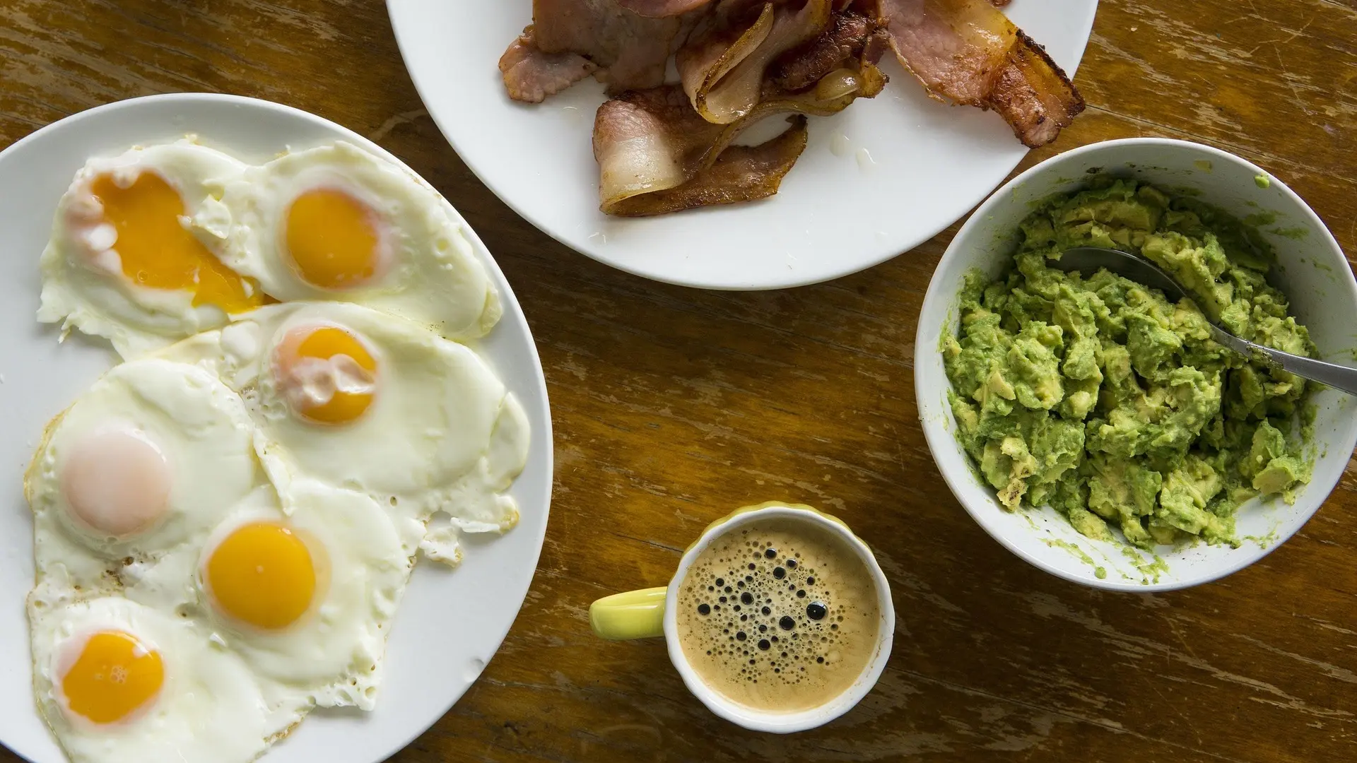 doručak slanina jaja avokado-6937ea147ad15.webp