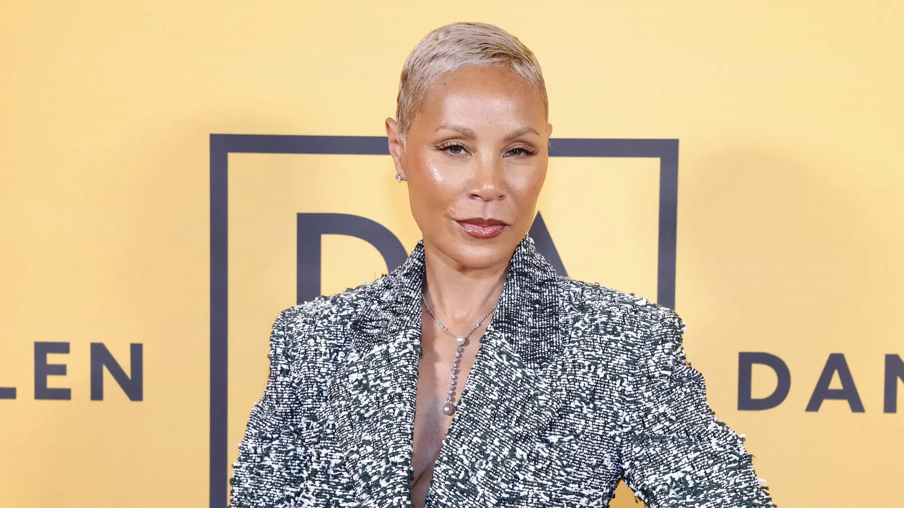 džejda pinket smit-6930952c6df9d.webp