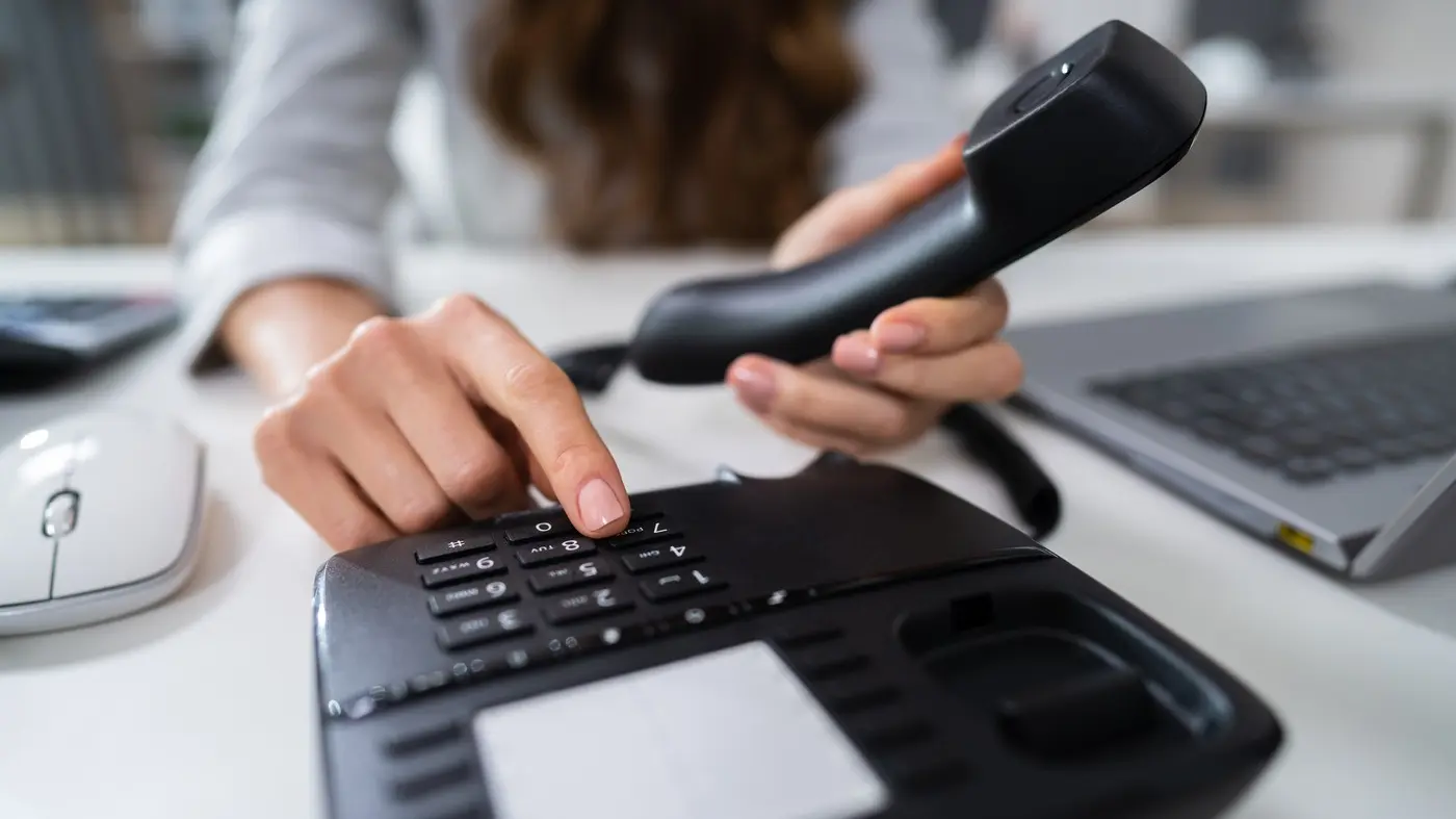 fiksni telefon, žičani telefon - profimedia-0494079208-69428ed2dc2dd.webp