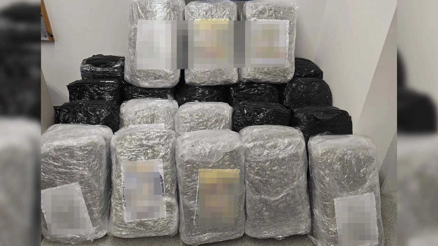 hapšenje kriminalne grupe - 8 dec 2025 - TANJUG OMK MUP REPUBLIKE SRBIJE (1)-69372a1449644.webp