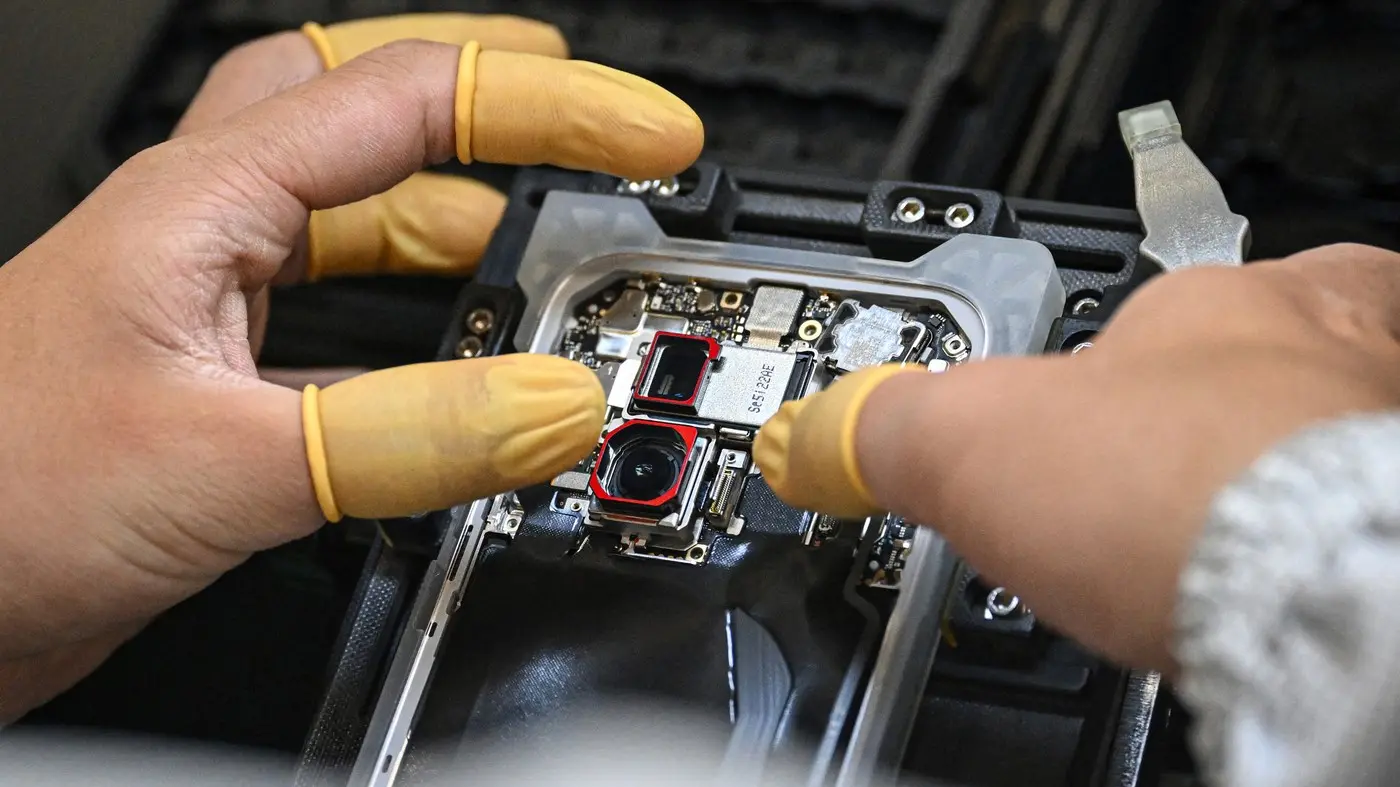 honor magic 8 lite, mobilni telefon 22 okt 2025 - profimedia-1047735755-69357ffc5dc82.webp