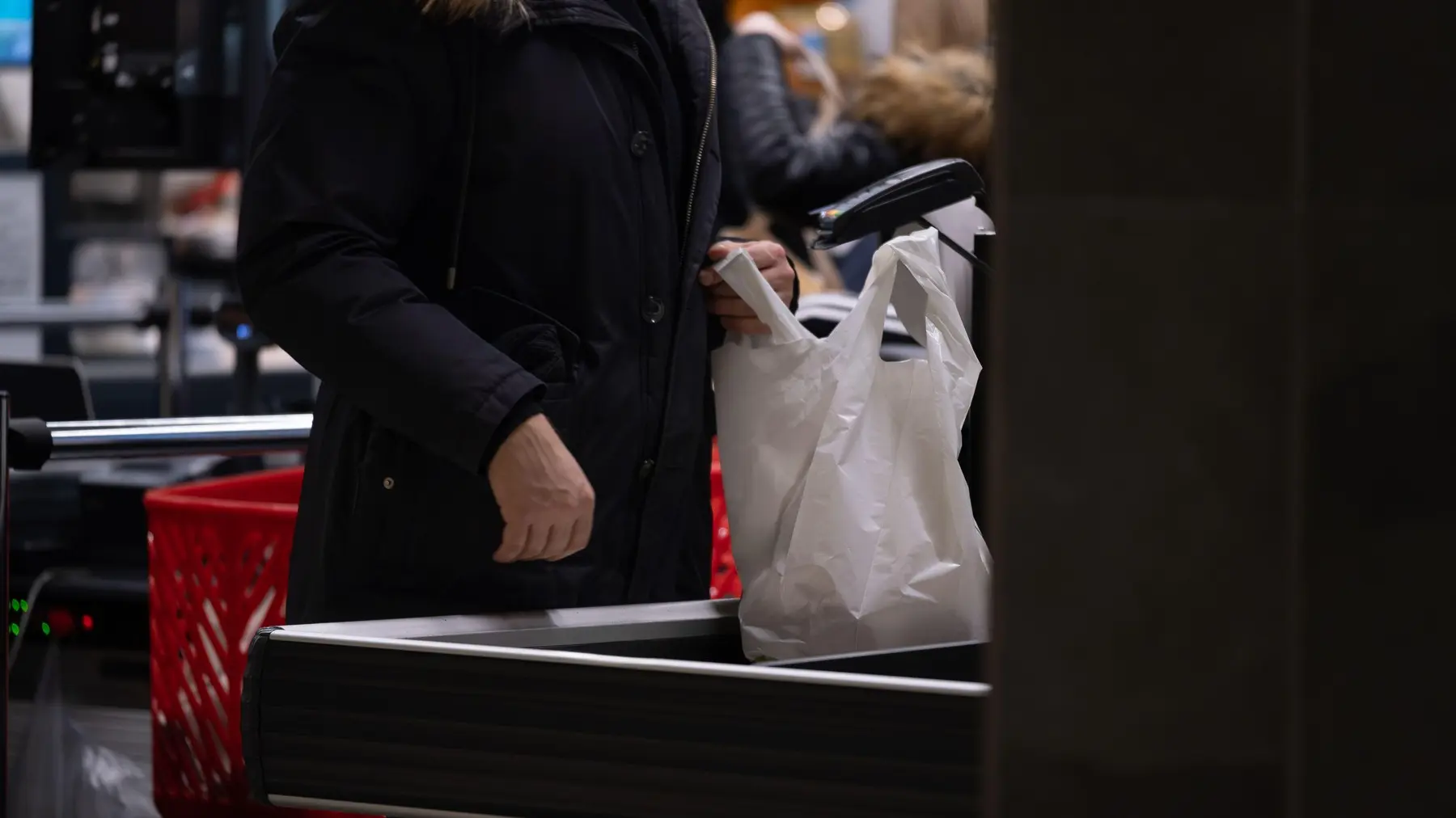 profimedia, plastična kesa, kupovina, prodavnica, kupac, potrošači-693ab88ff2769.webp