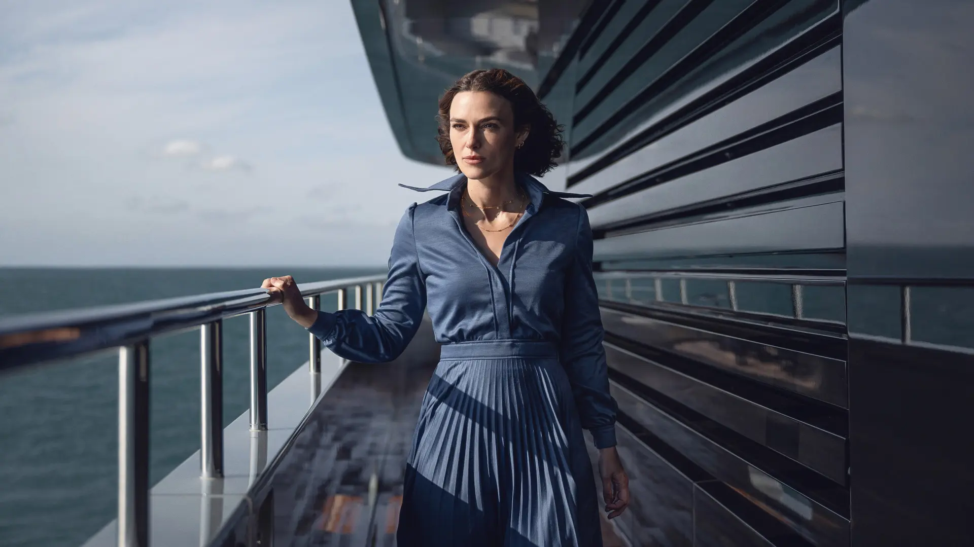 profimedia-1034130714 kira najtli žena u kabini 10 netflix-693c0027cb45f.webp