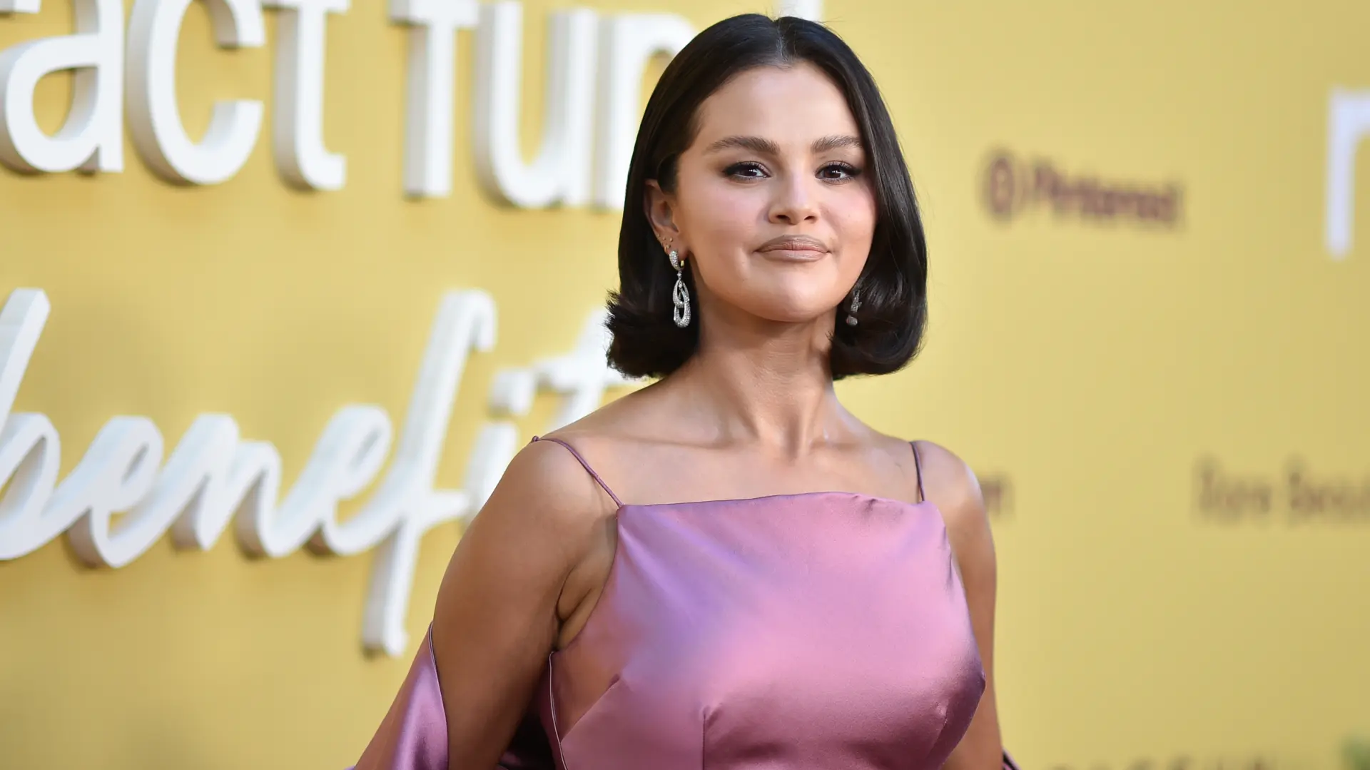 selena gomez-694e4233506d2.webp