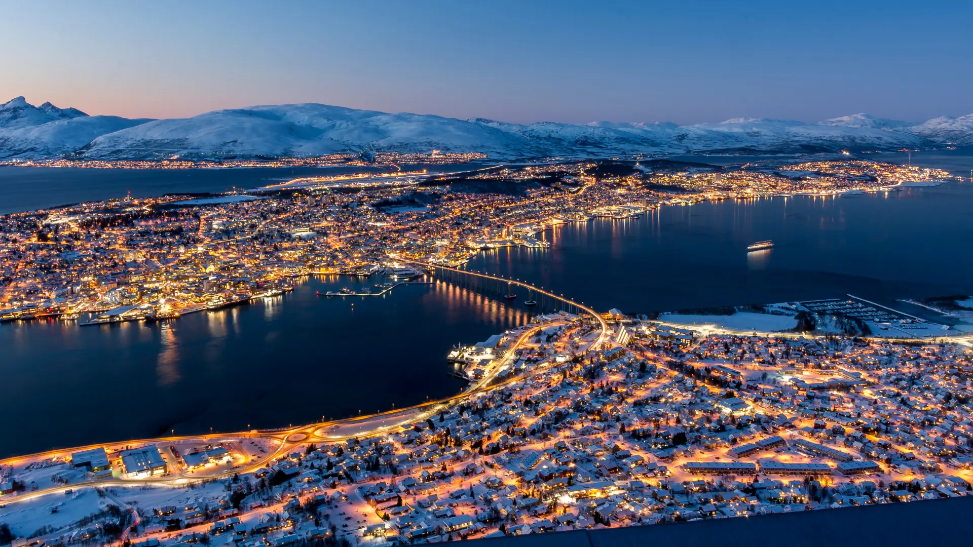 shutterstock_1024073170 norveška grad zima sneg mrak hladnoća noć grad život u mraku grad bez svetlosti zimski san-693692ed92cda.webp