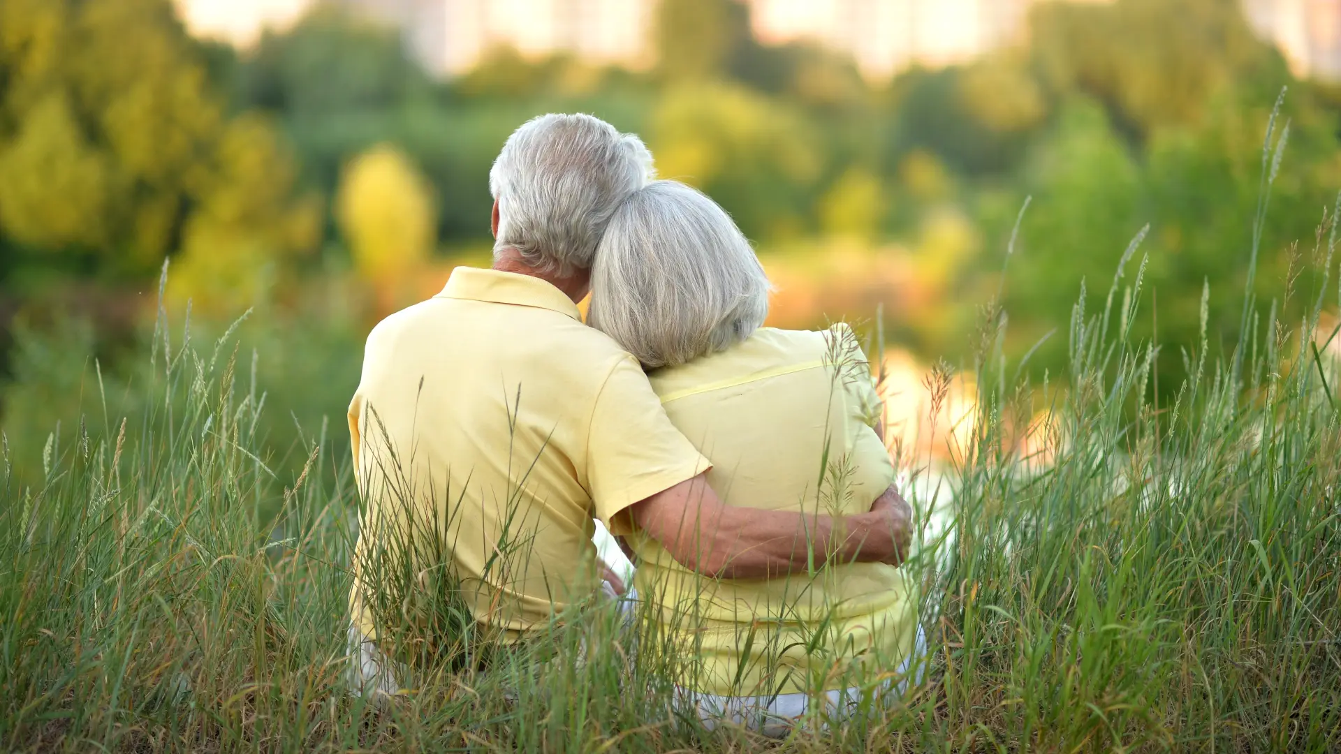 shutterstock_2529628261 ljubav bračni par starac starica baka deka baba deda stariji par penzija-6935b124c6e7f.webp